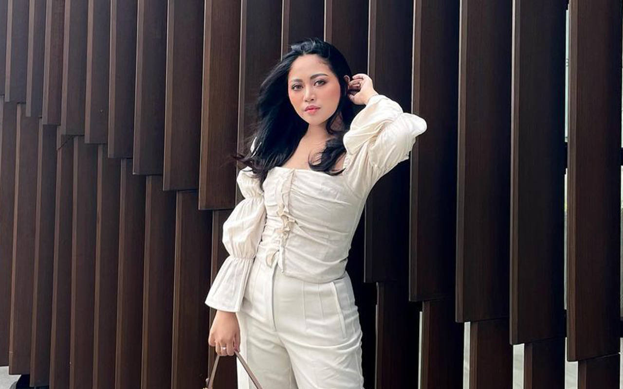 Janda Cantik, Foto Rachel Vennya Dirangkul Pria Tampan Blasteran Bule Bikin Salfok