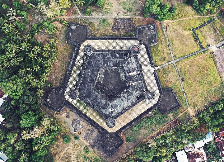 Benteng Belgica, Maluku