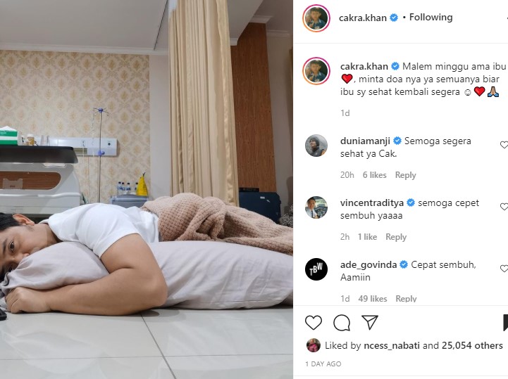 Temani Ibu Di Rumah Sakit, Cakra Khan Minta Doa Hingga Rela Tidur Di Atas Lantai