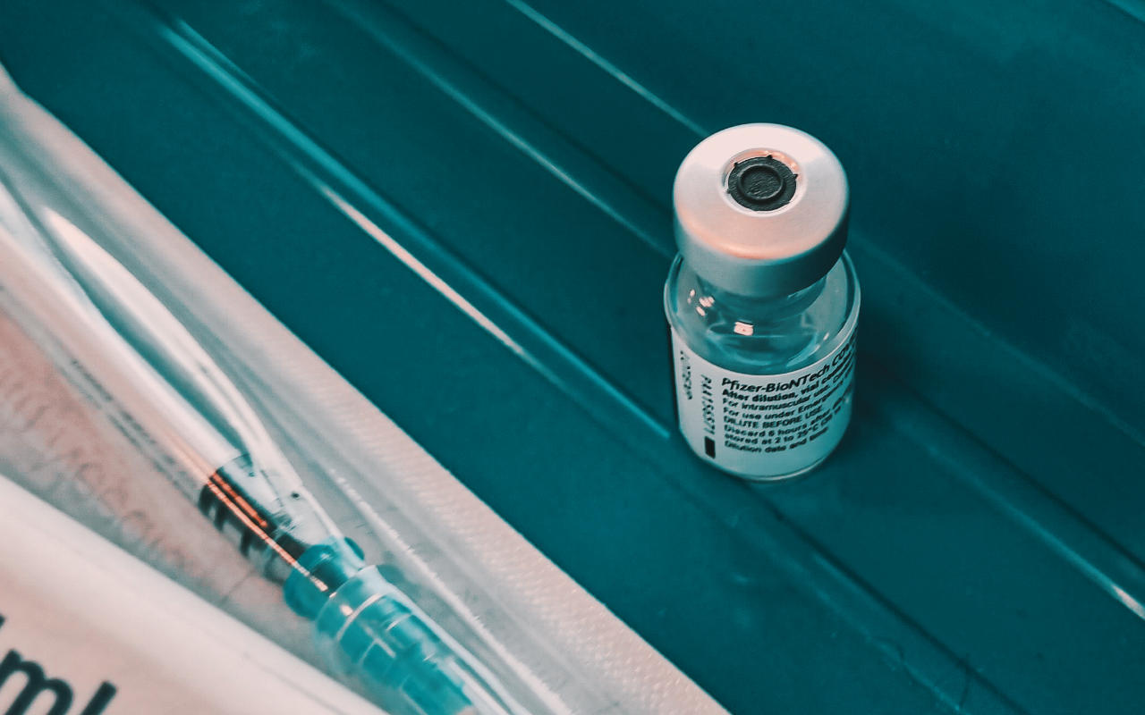 Nakes Sudah Divaksinasi COVID-19, Bakal Pengaruhi Angka Kematian Pada Dokter?