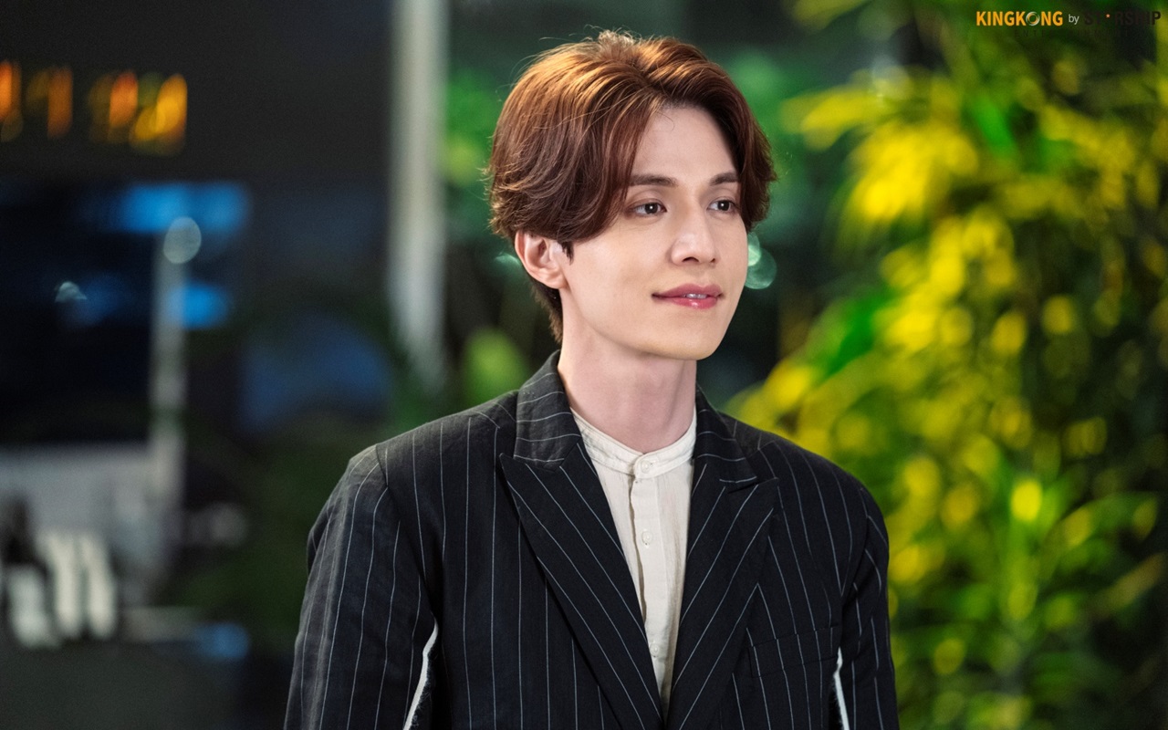 Pewawancara menunjukkan bahwa kualitas drama telah meningkat secara signifikan hingga menyamai film. Namun Lee Dong Wook tetap mengungkap perbedaan antara drama dan film.