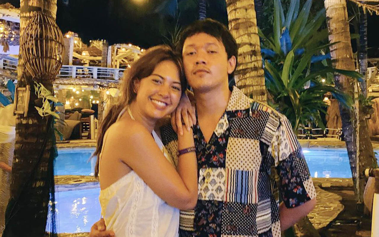 Pacar Ultah, Aurelie Moeremans Putuskan Posting Foto ...