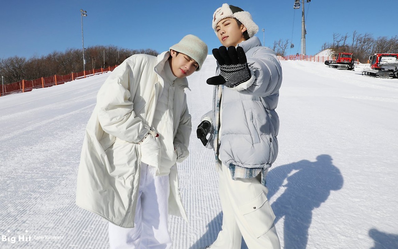 V dan RM BTS Umbar Bodi Berotot di 'BE Log', Big Hit Lagi-Lagi Disuruh Tutup Gym
