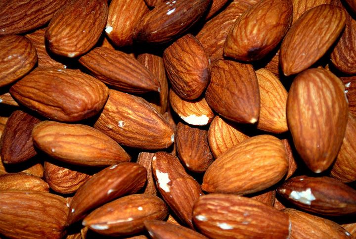 Kacang Almond