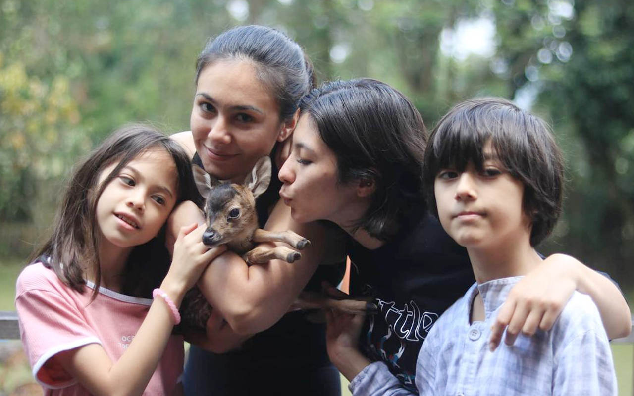 Gugat Cerai Suami, Wulan Guritno Beri Nasihat Bijak Ini Untuk Anak-Anaknya