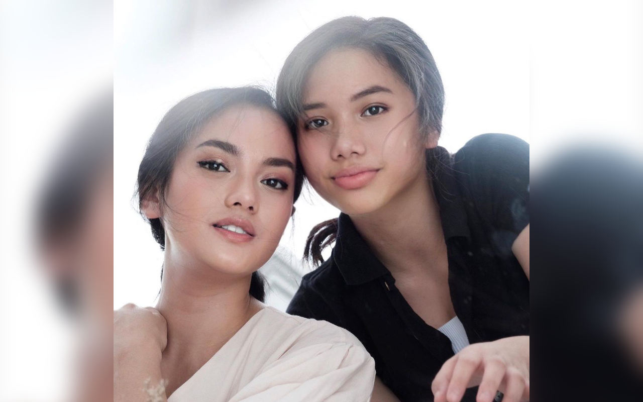 Bak Kakak Adik, Penampilan Ririn Ekawati Foto Bareng Putri Sulung Bikin Pangling