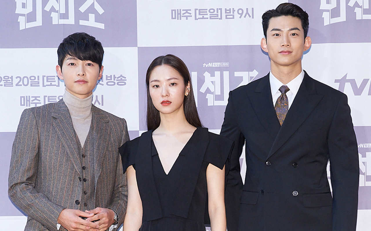 Song Joong Ki dan Jeon Yeo Bin Siap Bertarung, Amarah Taecyeon Memuncak di Foto Adegan 'Vincenzo'