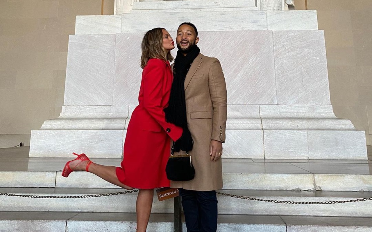 Grammy Awards 2021: John Legend Menang Best R&B Album, Sang Istri Ngamuk Gara-Gara Ini
