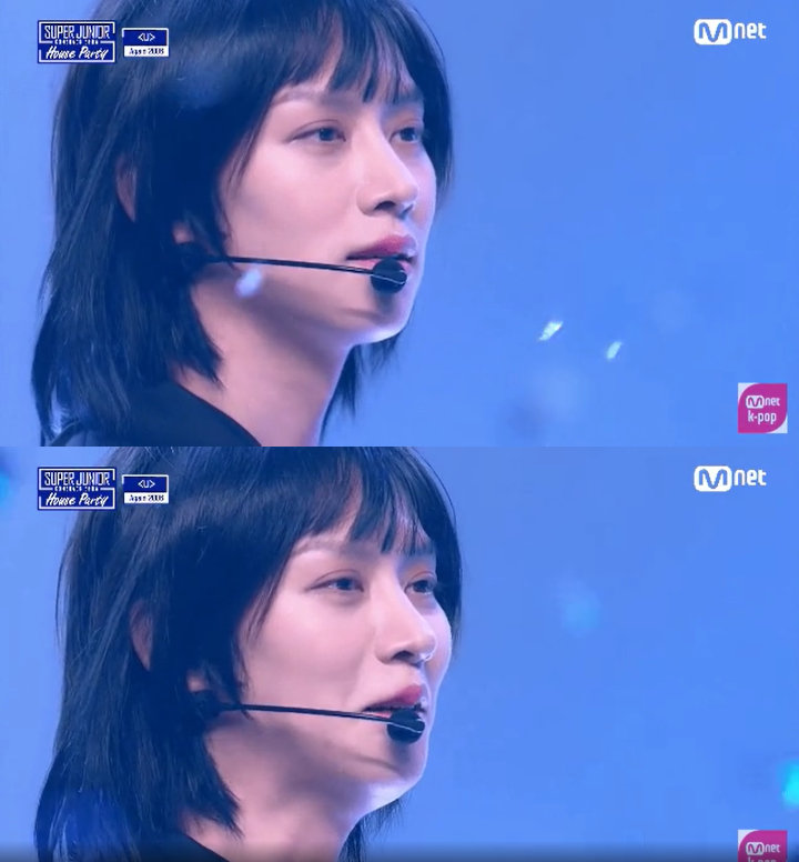 Tampil Bareng SuJu, Pose Cantik Kim Heechul Dibilang Mirip Momo TWICE