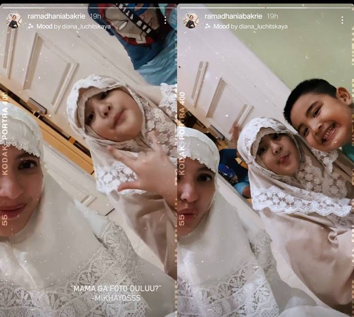 Biasa Tampil Terbuka, Nia Ramadhani Cantik Tertutup Pakai Mukena Saat Salat Berjamaah
