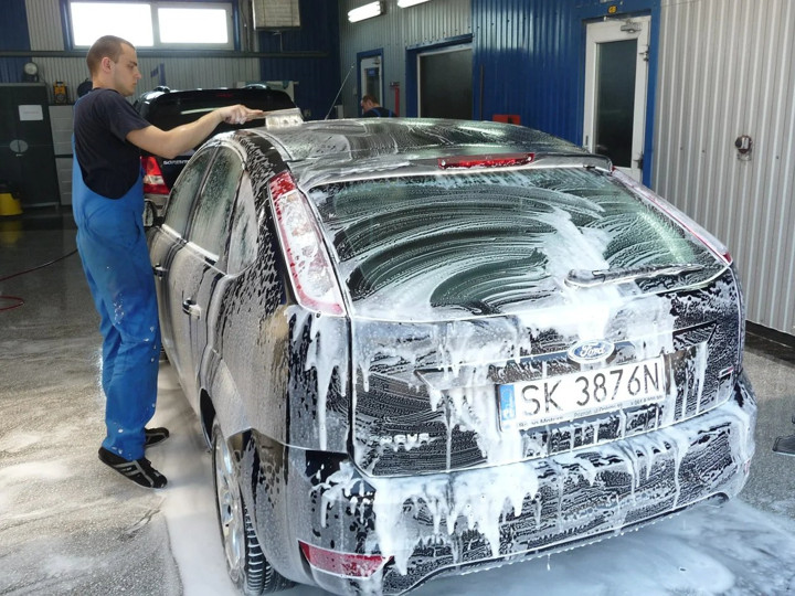 Mencuci Mobil