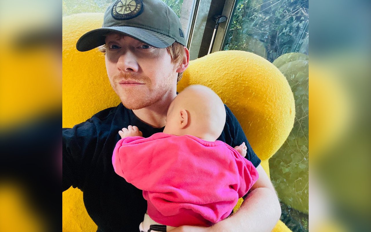 Rupert Grint Ternyata Pernah Alami Malam 'Menegangkan' Saat Berada di Rumah dengan Bayinya