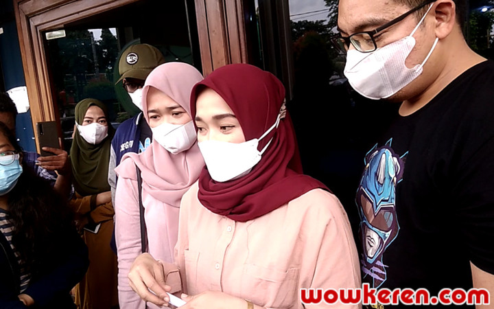 Ririe Fairus Resmi Cerai Dari Ayus Sabyan, Tuntut Nafkah Anak Dan Harta Gono-Gini?