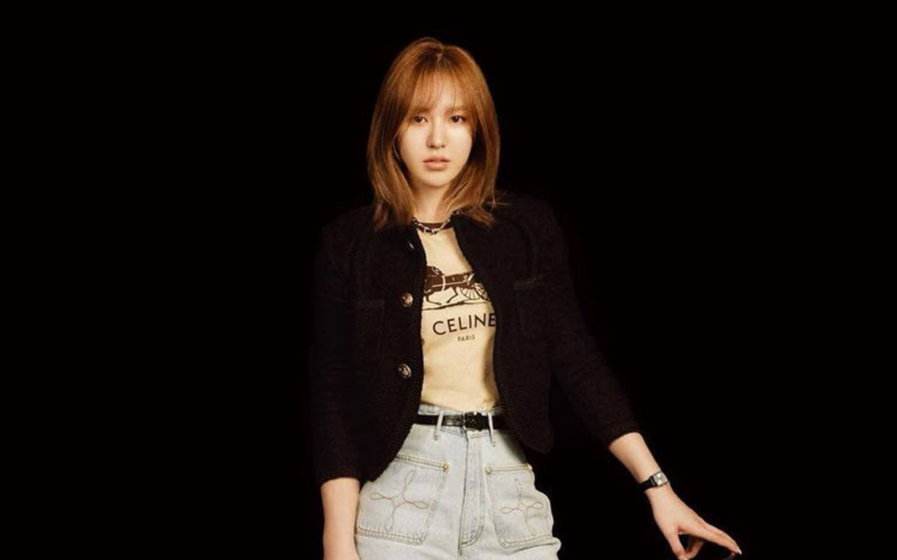 Wendy Red Velvet Tenang Nikmati Bunga-bunga Musim Semi Dalam Teaser Debut Solo 'Like Water'