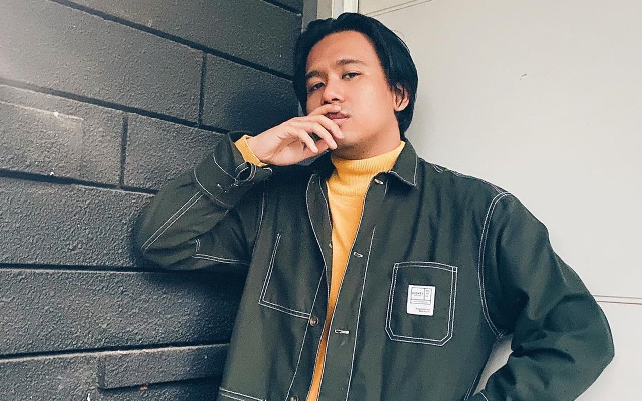 Unggah Foto Lawas, Joshua Suherman Ajak Warganet Bercanda Sekaligus Nostalgia
