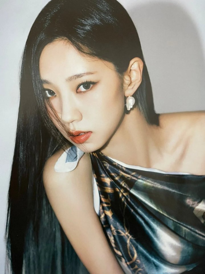 Karina aespa atau Yeoreum Cosmic Girls, Foto Idol Cantik Ini Bikin Netizen Bingung