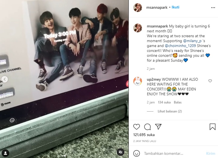 Dukung \'Paman\' Choi Minho, Na Eun TROS Nonton Konser Online SHINee