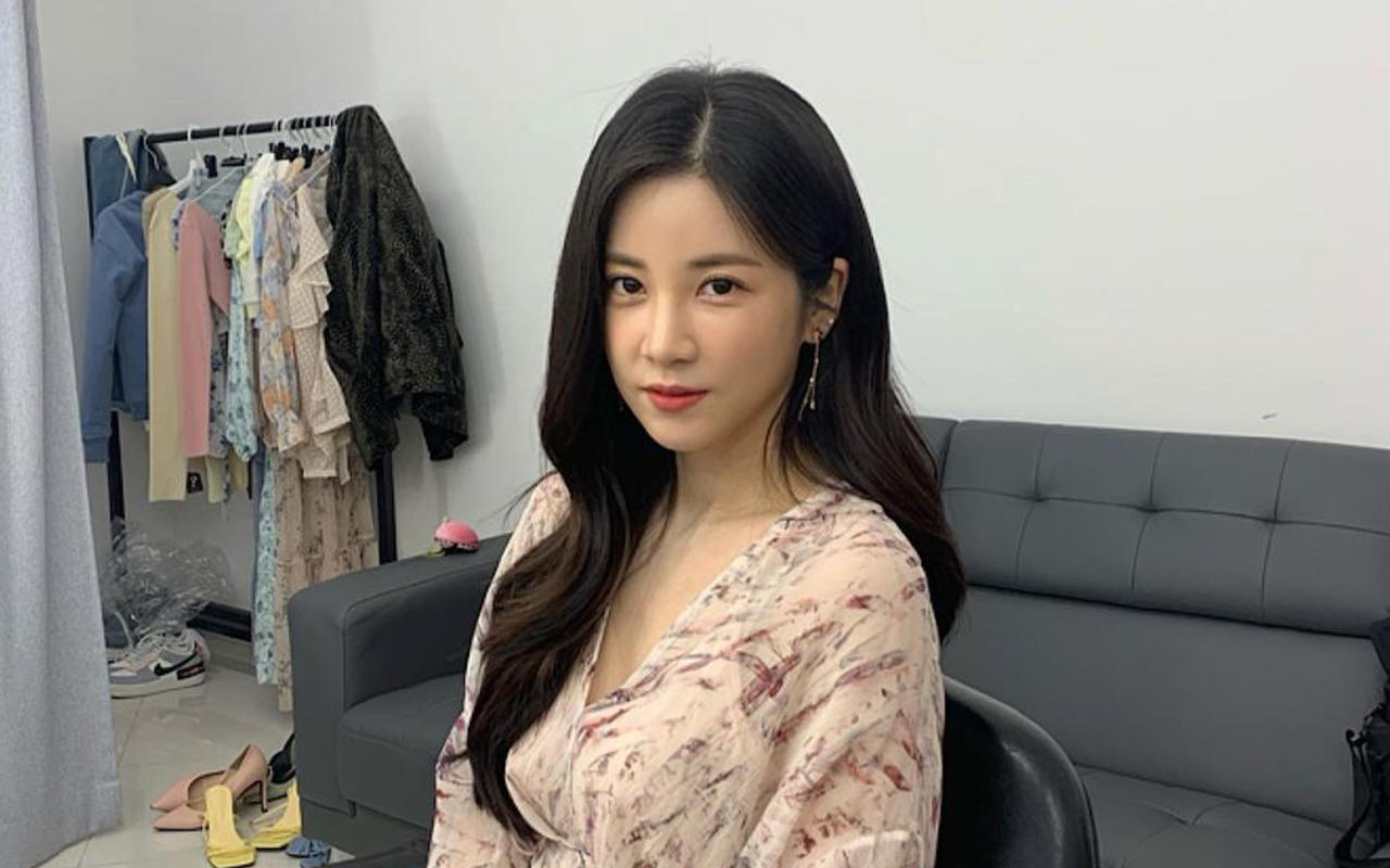 Netizen yang Ngaku Korban Bullying Chorong A Pink Berikan Bukti Chat dan Foto-Foto Pra-Debut