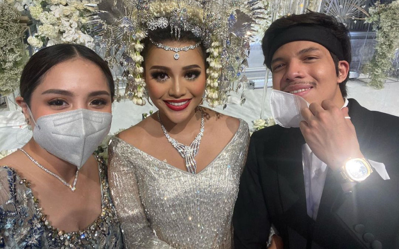Kembari Nagita, Harga Kalung Aurel Nyonya Atta Halilintar di Pernikahan Bikin Fans Pusing
