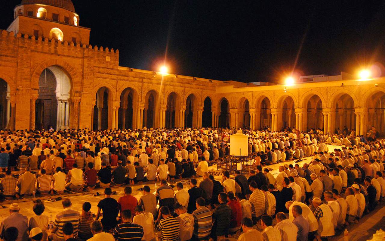 DPR Minta Tarawih Berjemaah di Masjid Dihentikan Jika Muncul Klaster Baru COVID-19