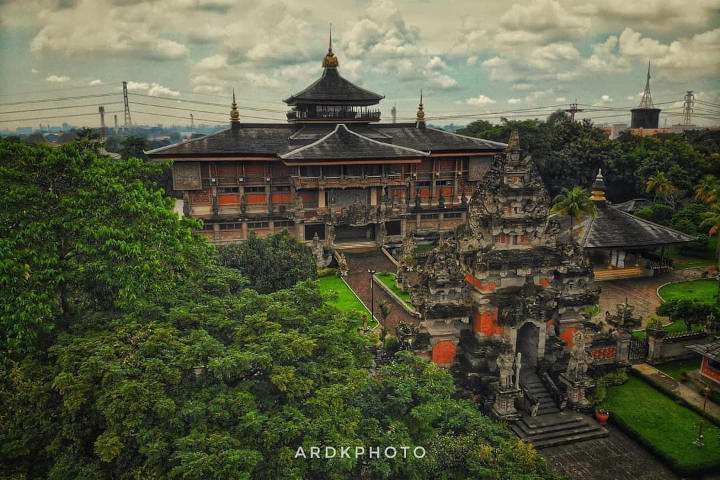 Berusia Hampir Setengah Abad