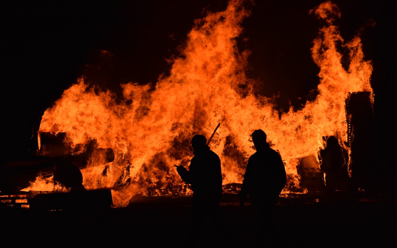 Kebakaran Hebat Melanda Tanah Abang, Api Diduga Berasal dari Korsleting Listrik
