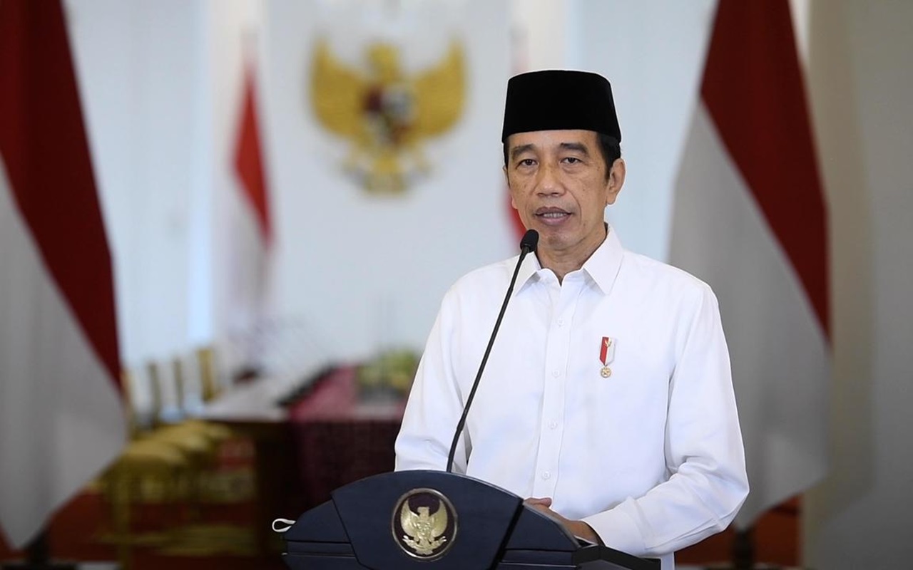 Kunjungi Lembata, Jokowi Janji Bangun Lokasi Terdampak Banjir Bandang NTT Secepatnya