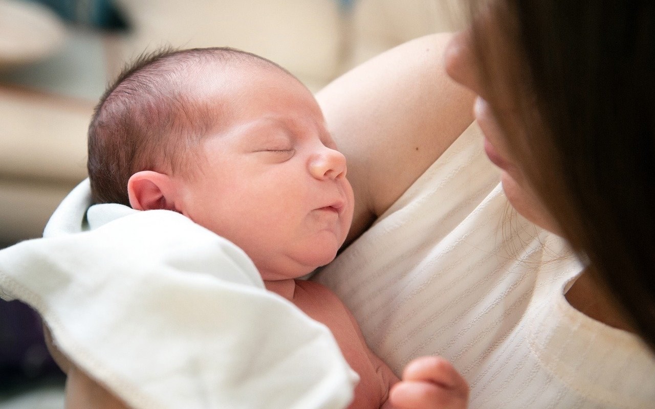 Ibu Menyusui Jangan Takut! Antibodi Vaksin COVID-19 Bisa Bantu Lindungi Bayi