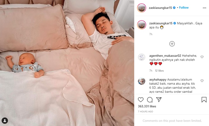 Mirip Banget, Zaskia Sungkar Syok Lihat Pose Tidur Irwansyah dan Baby Ukkasya