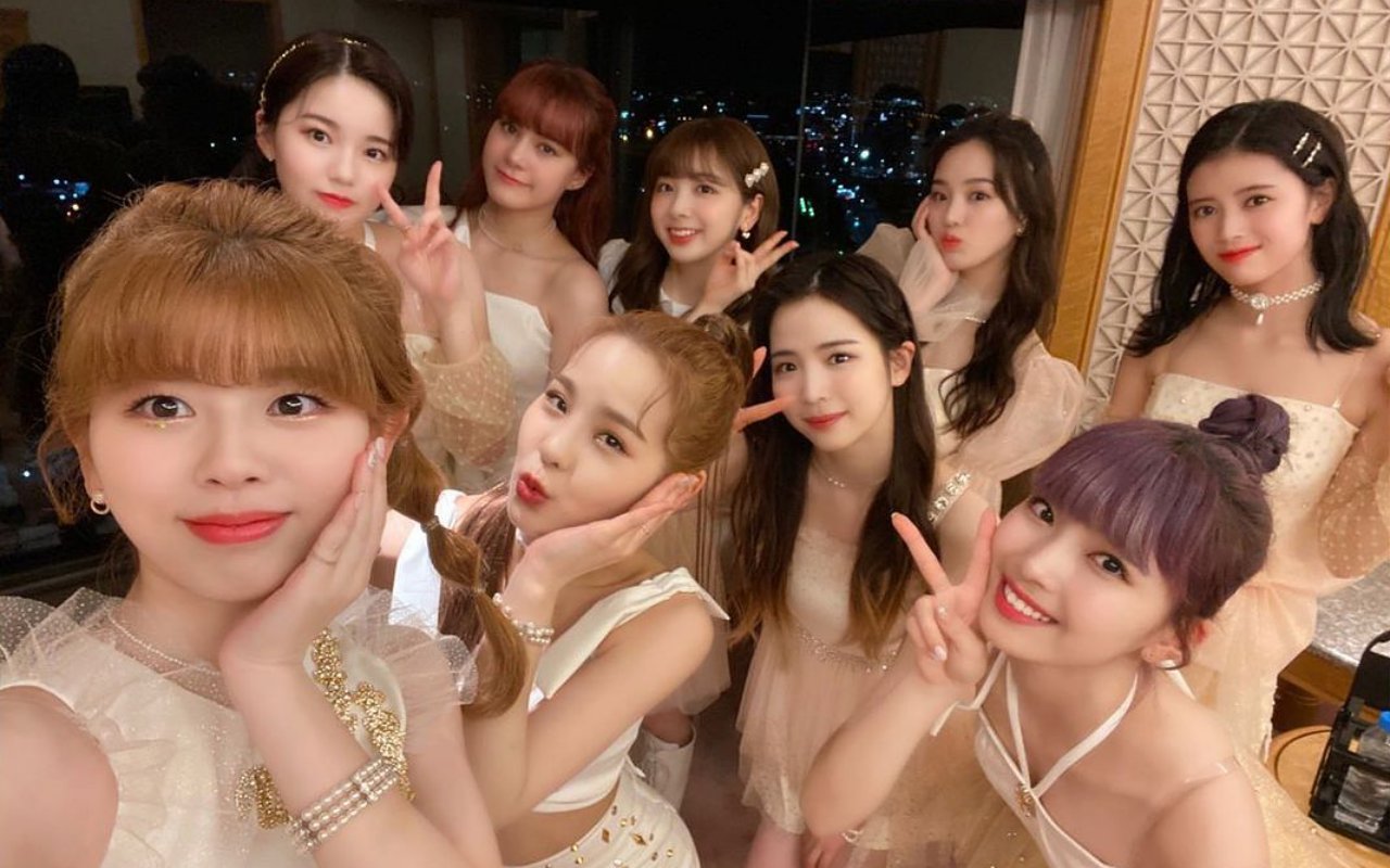 Girl Grup Jepang JYP NiziU Pakai Bahasa Korea Saat Sapa Fans Thailand, Netizen Sampai Bingung