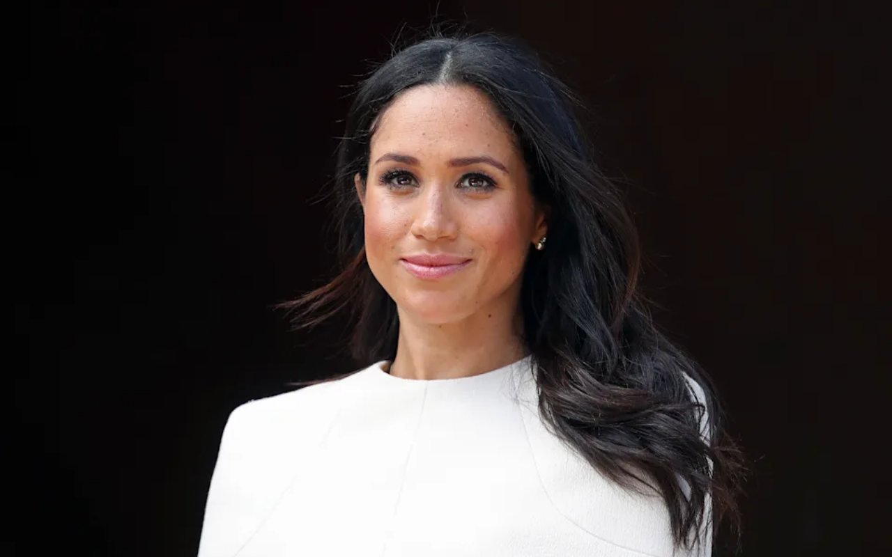 Tak Hadiri Pemakaman Pangeran Philip, Meghan Markle Tetap Ikuti Prosesi Lewat Televisi Rumahnya