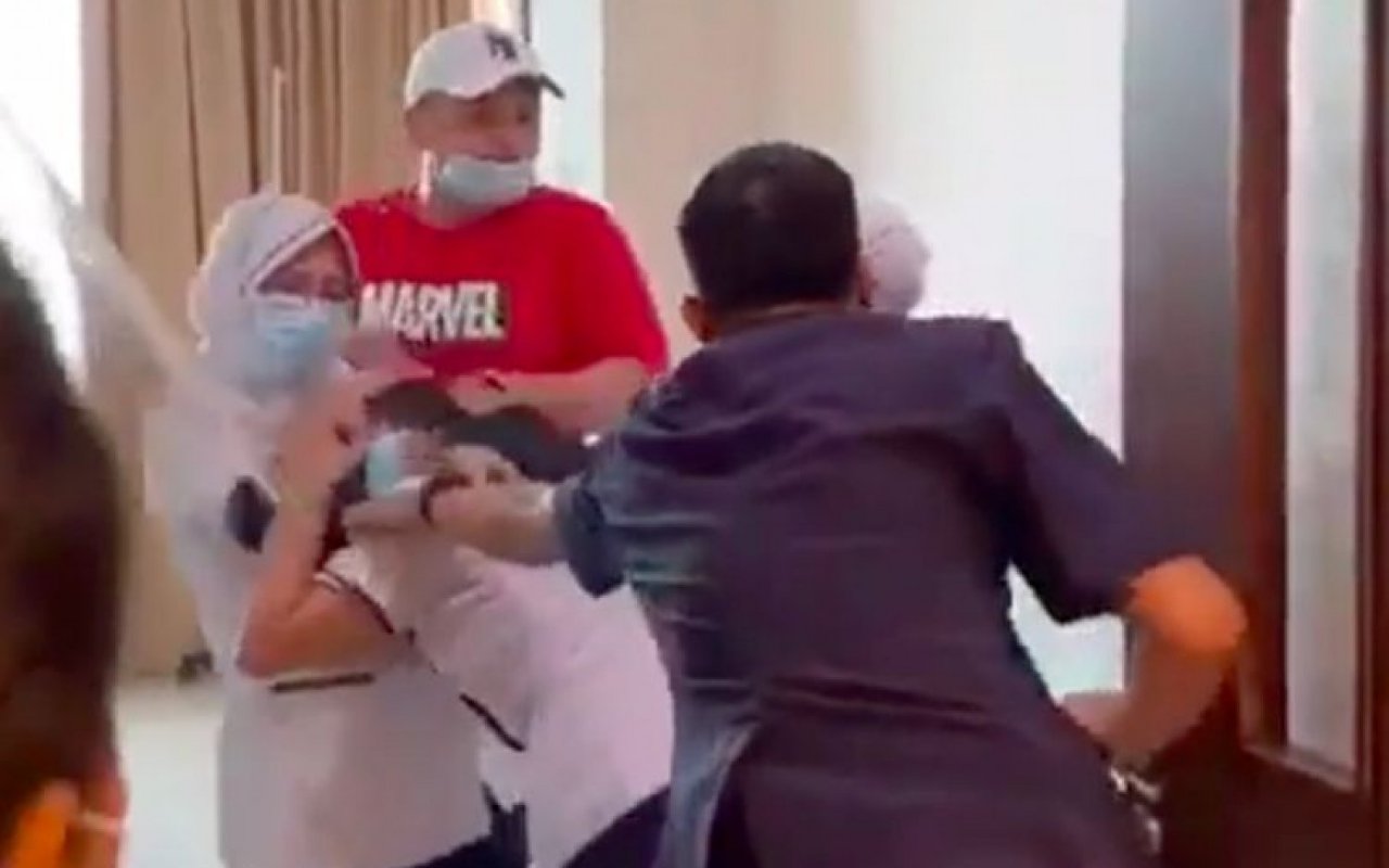 Ogah Diam Saja, Istri Penganiaya Perawat RS di Palembang Bongkar Kelalaian dan Sikap Ketus Korban