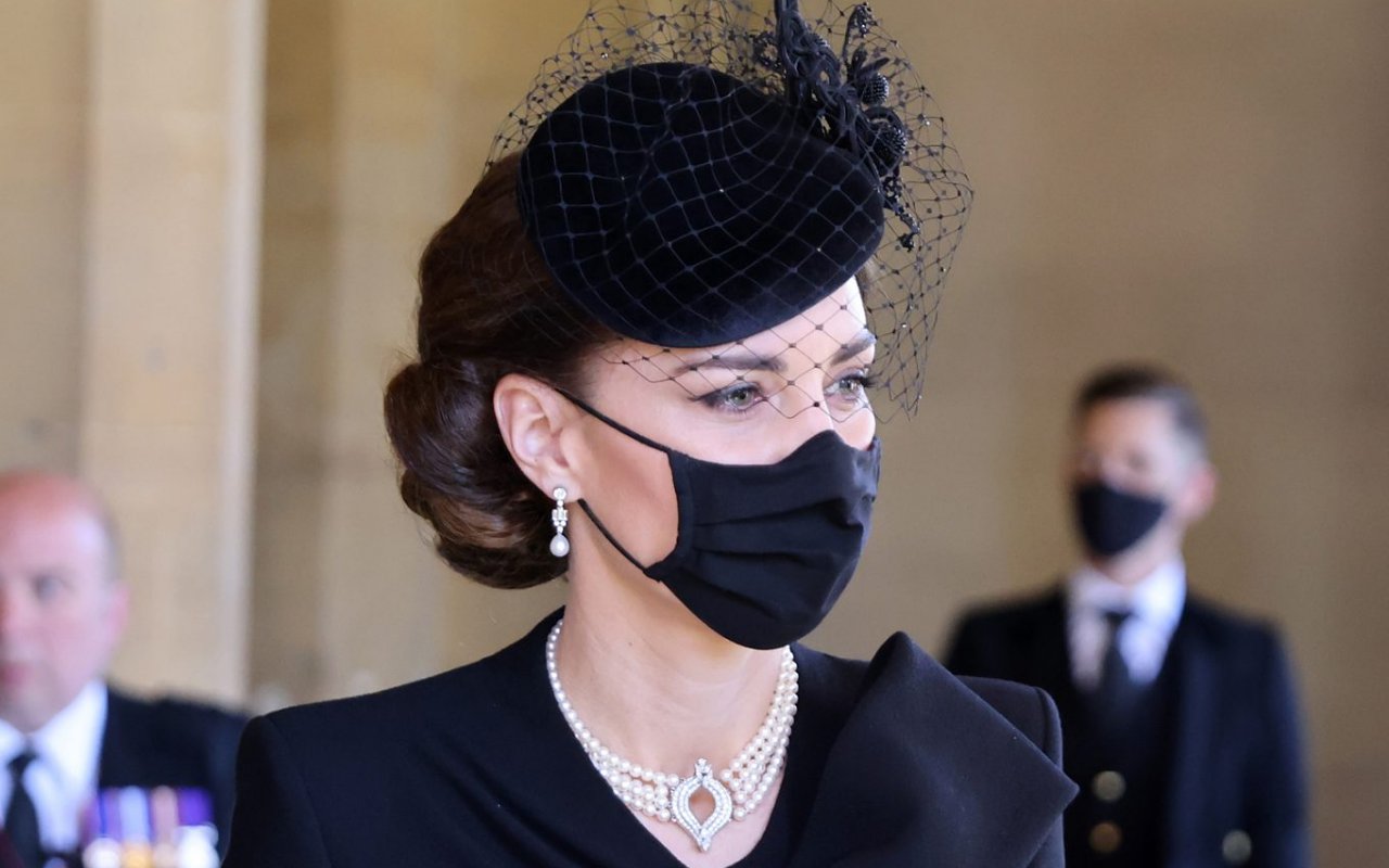 Intip Detail Dan Harga Dress Kate Middleton Yang Digunakan Saat Hadiri Pemakaman Pangeran Philip
