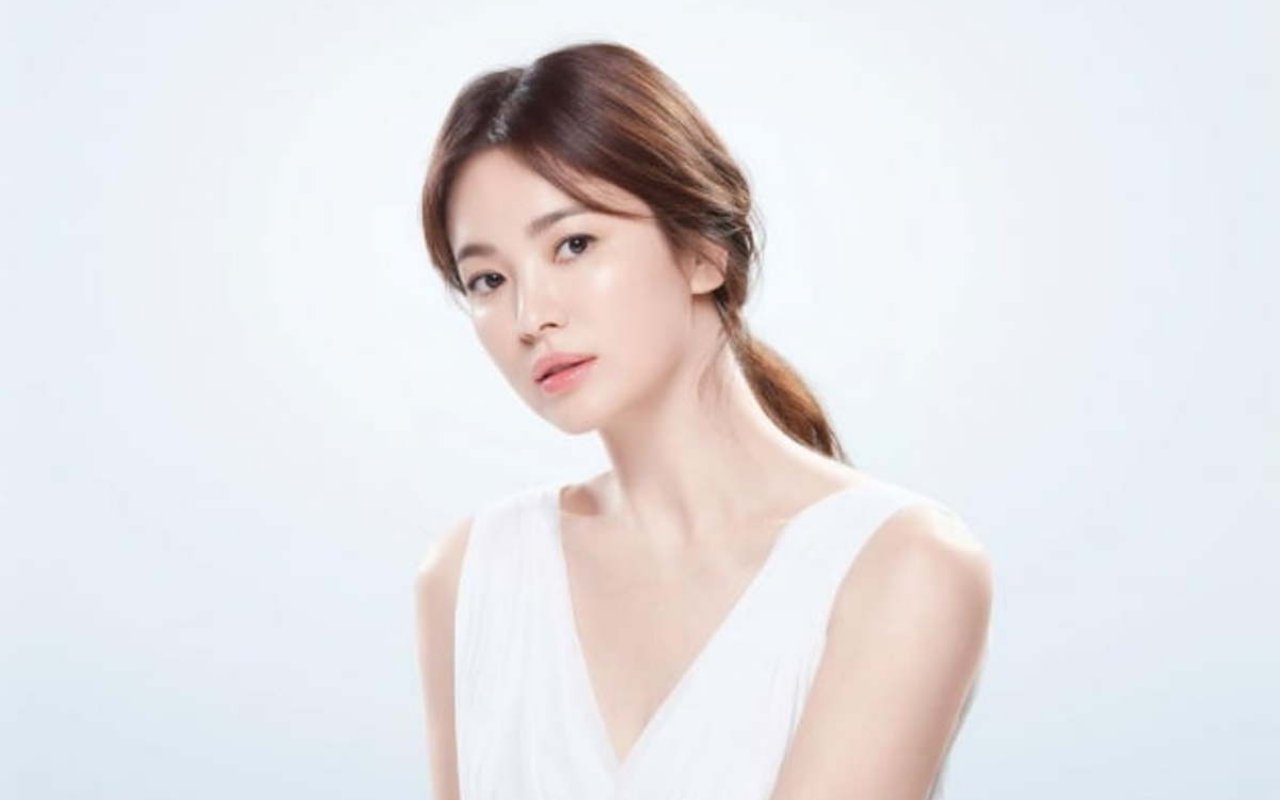 Song Hye Kyo Pamer Foto Bareng Sosok Imut, Netizen Menolak Percaya Fakta Ini
