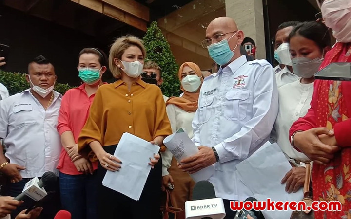 Sunan Kalijaga Bareng Nikita Mirzani Soal Korban Pinjaman Online Ilegal