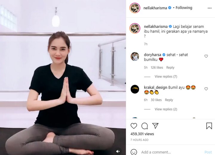 Nella Kharisma Senam Hamil Pamer Baby Bump