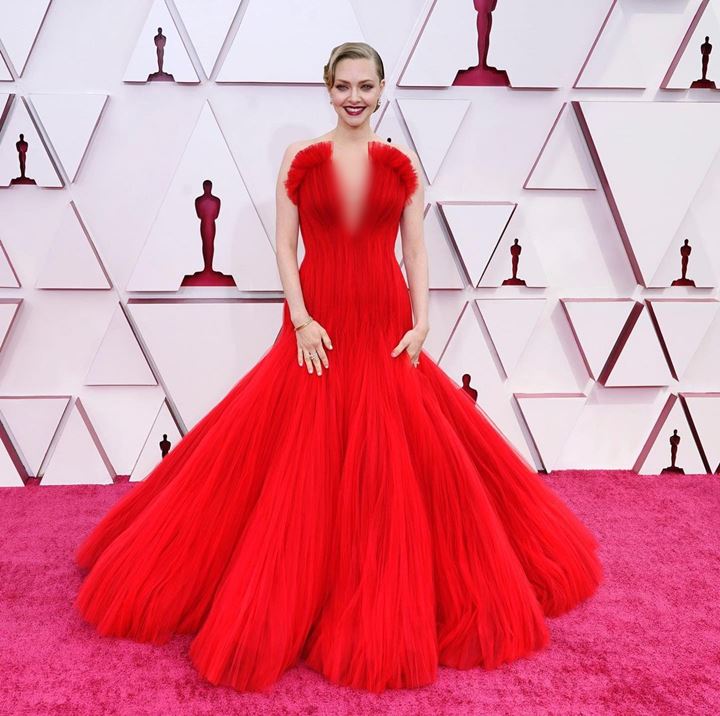 Piala Oscar 2021: Gaun Merah Besar Amanda Seyfried Curi Perhatian, Ternyata Buatan Designer Ini