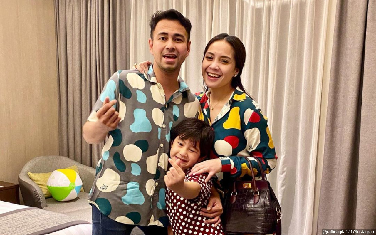 Sensitif Banget, Nagita Slavina Mewek Lagi Lihat Rafathar-Gempi Photoshoot