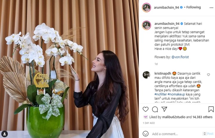 Pesona Cantik Arumi Bachsin
