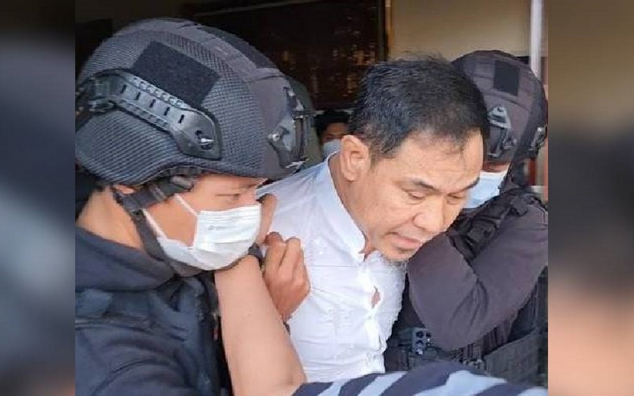 Beredar Isi Chat Grup Diduga Eks Anggota FPI Mulai Panik Pasca Penangkapan Munarman
