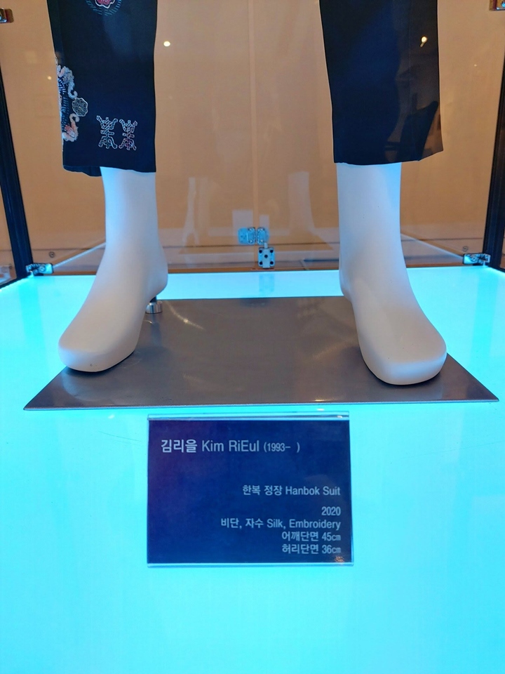 Ukuran Pinggang Jimin BTS Kejutkan Dunia, Cewek-Cewek Awas Minder