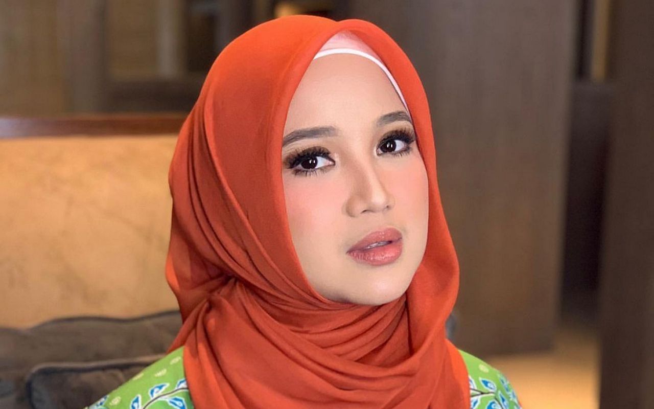 Dikritik Gara-Gara Foto Salat, Chacha Frederica Baper Ngeluh Capek Tanggapi Netizen