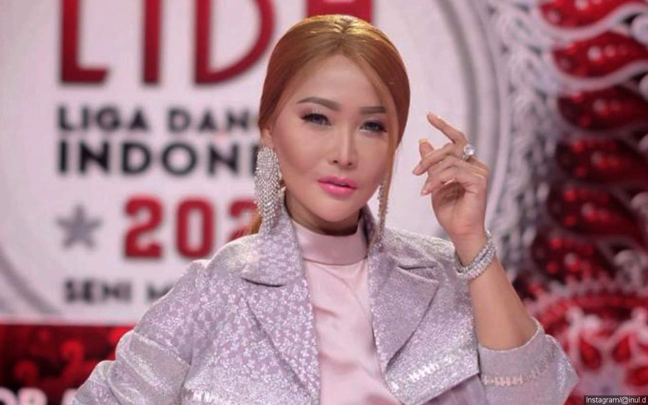 Suka Pakai Wig, Inul Daratista Ngaku Lebih Pilih Rambut Model Kriwil