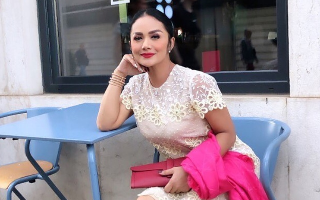 Beda Banget, Wajah Polos Krisdayanti Saat Bangun Tidur Tetap Dipuji Cantik?