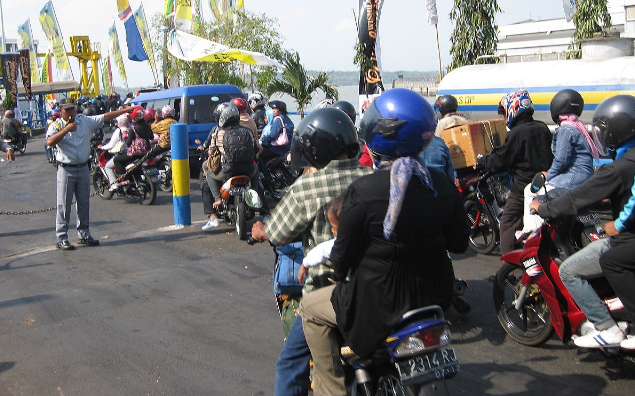 Polisi Sanksi Ratusan Unit Kendaraan Di Hari Pertama Larangan Mudik Berlaku