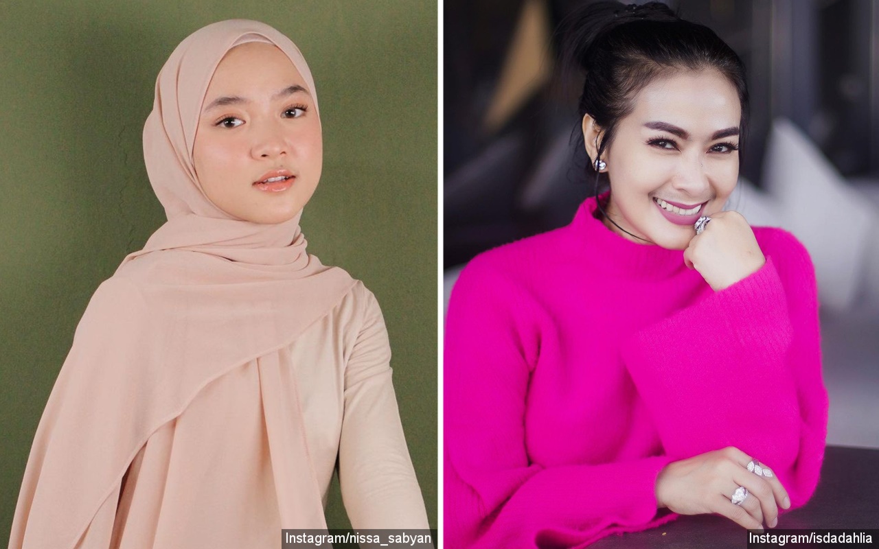 Nissa Sabyan Nimbrung Foto Bareng Iis Dahlia cs, Netter Sindir 'Pelakor Tiba'