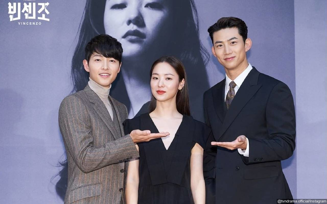 Taecyeon Beber Reaksi Song Joong Ki & Jeon Yeo Bin Dengarkan Lagu Baru 2PM Ciptaannya