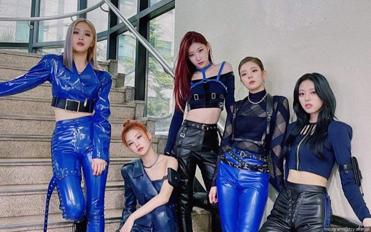 Outfit Kece ITZY Tuai Pro Kontra, Bodi Tak Nyata Lebih