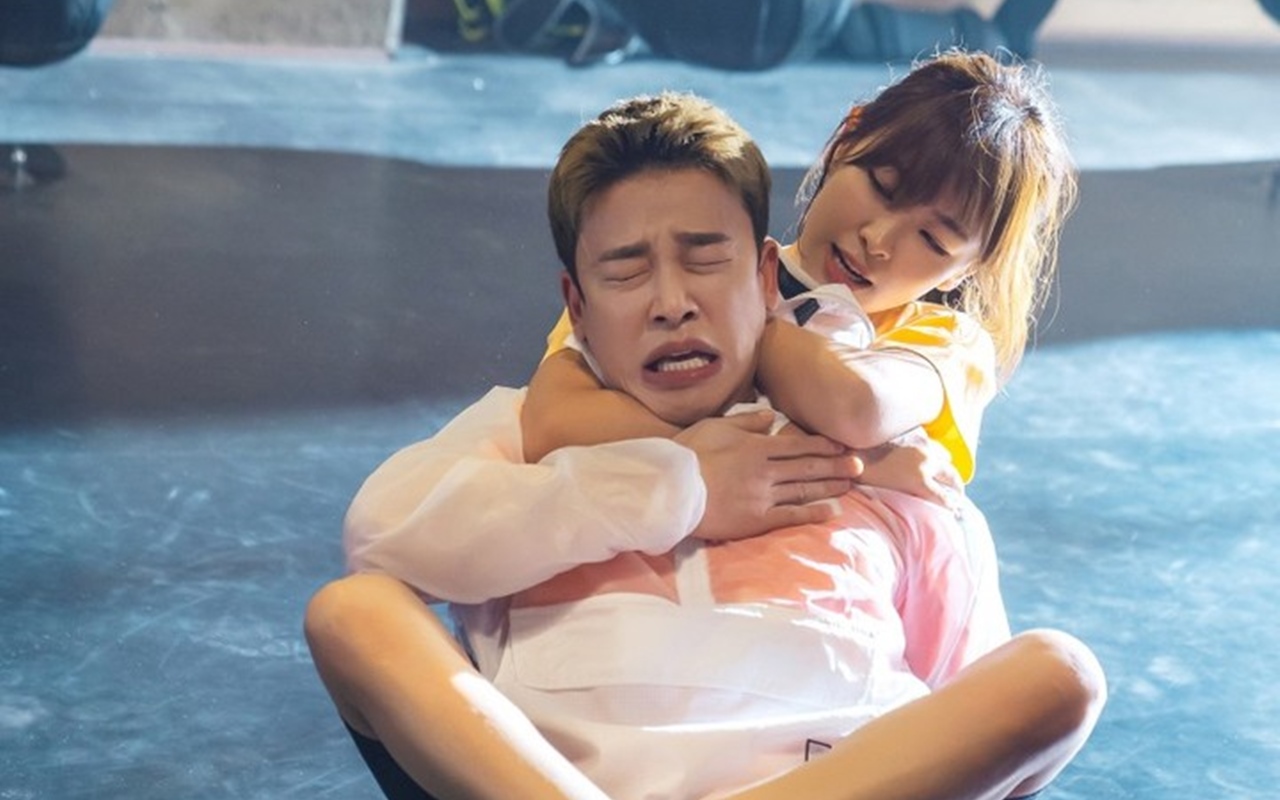 Seol Jung Hwan Dicekik Go Won Hee, Chemistry Keduanya Dipuji Kru 'Revolutionary Sisters'