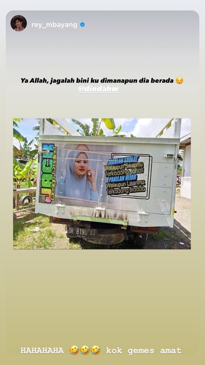 Begini Doa Rey Mbayang Lihat Potret Dinda Hauw di Bagian Belakang Truk